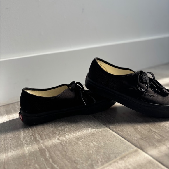 Vans Authentic Shoe - Picture 2 of 4